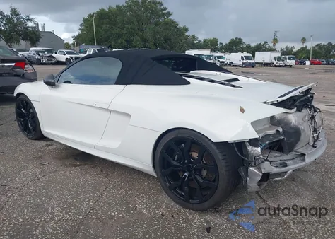 2012 Audi R8 5.2 z USA, uszkodzony, nr VIN WUAVNAFG7CN001027